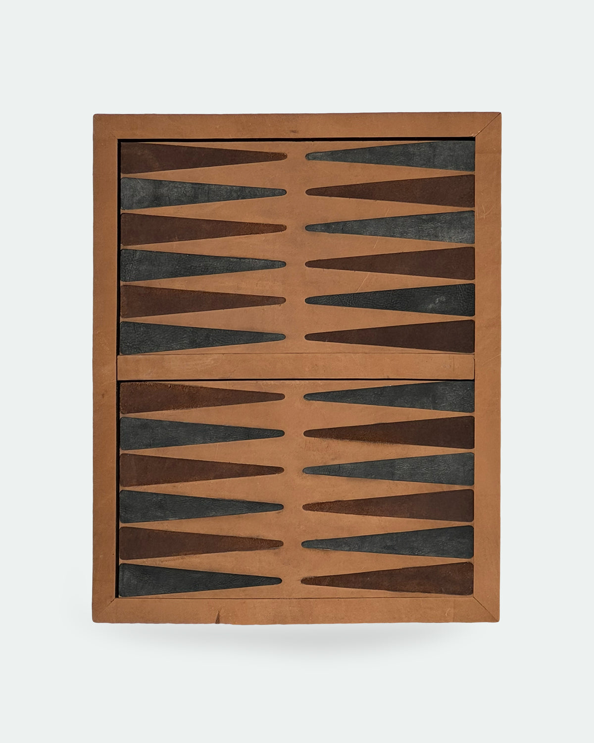 The Homestead 30, a leather backgammon board. Medium brown leather with black and dark brown points.