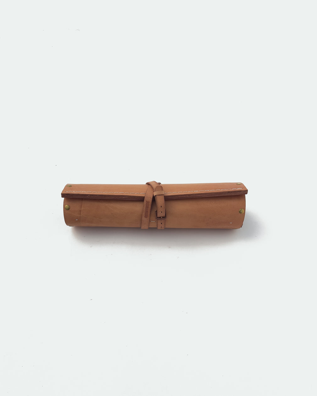 The Drifter 22, a leather backgammon board. Natural leather with turquoise antique and white antique points. View 2.