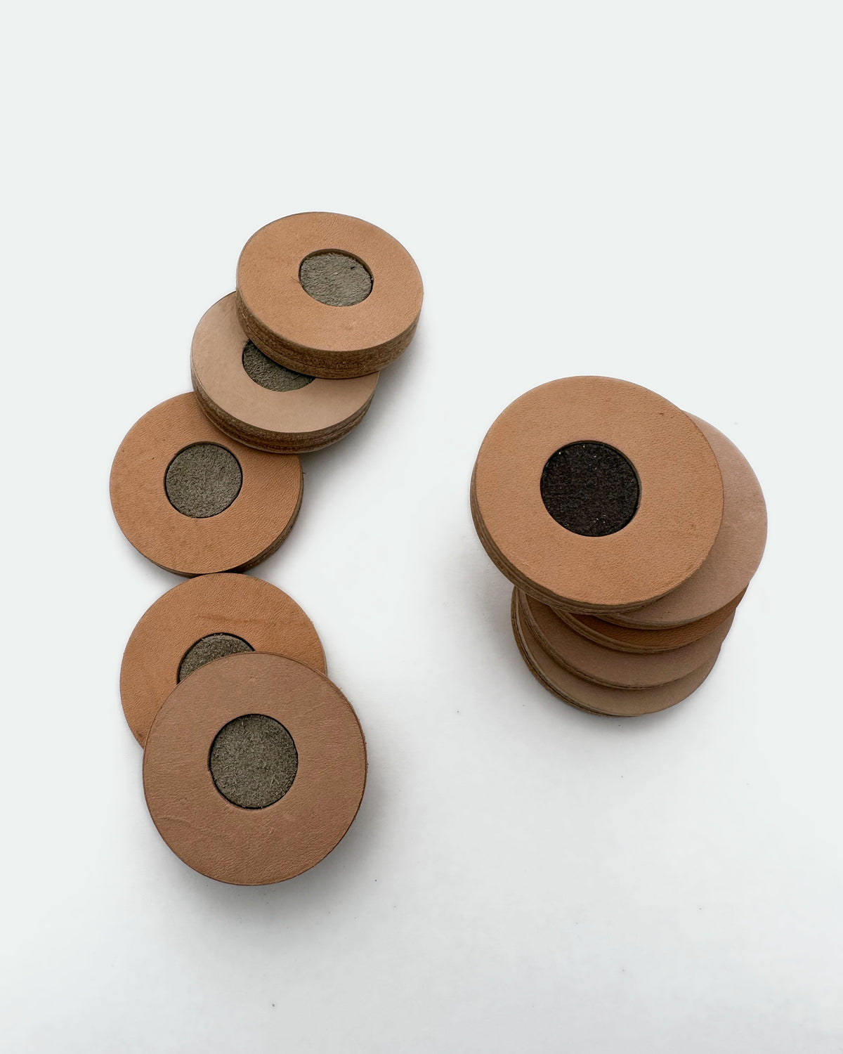 The Homestead 30, a leather backgammon board. Natural leather with chocolate and gray points. View 3.