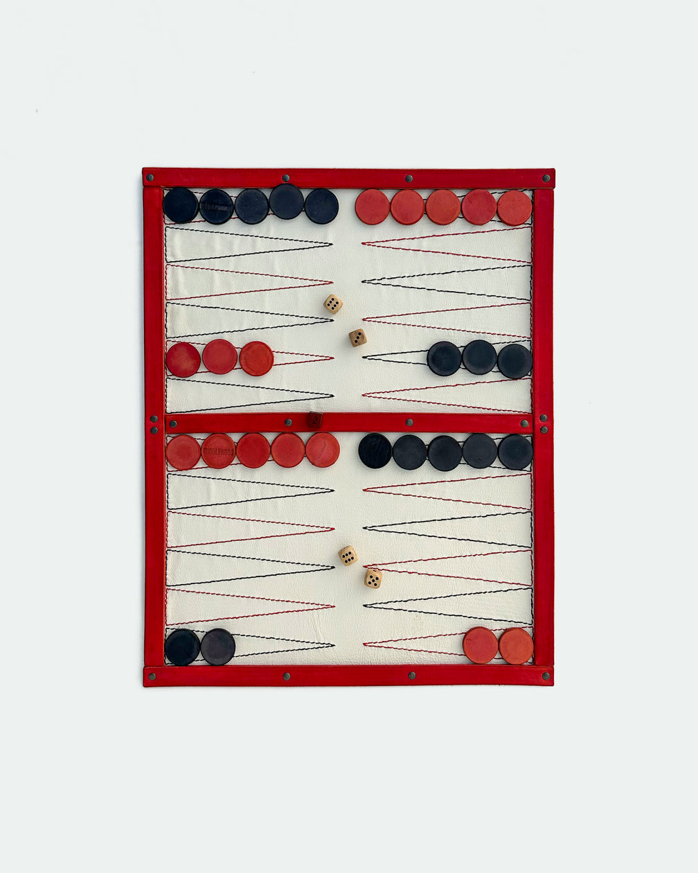 The Drifter 26, a leather backgammon board. White leather with black and red points. View 3.