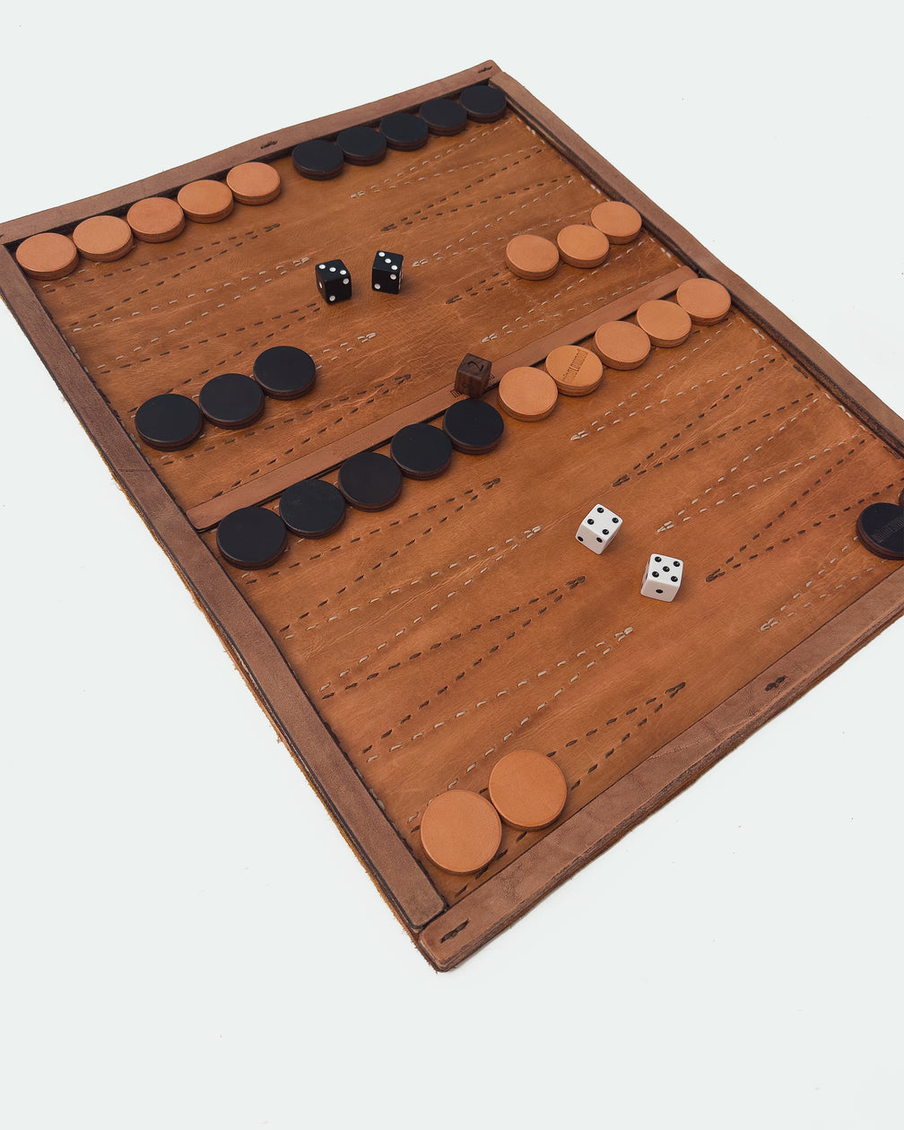 The Drifter 22, a leather backgammon board. Natural leather with beige and Havana cigar points. View 4.