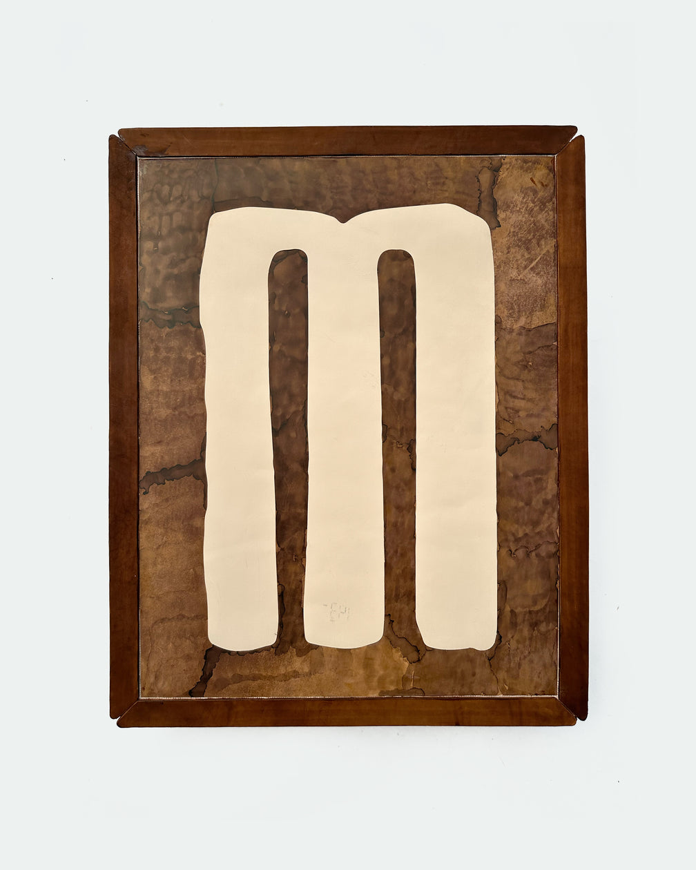 The Homestead 30, a leather backgammon board. Walnut leather with natural and pink points. View 5.