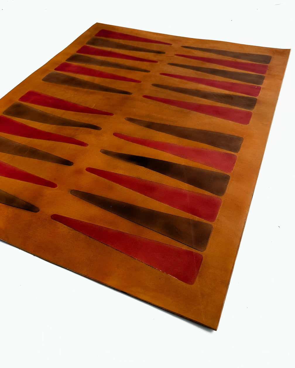The Drifter 26, a leather backgammon board. Spanish brown leather with red and show brown points. View 5.