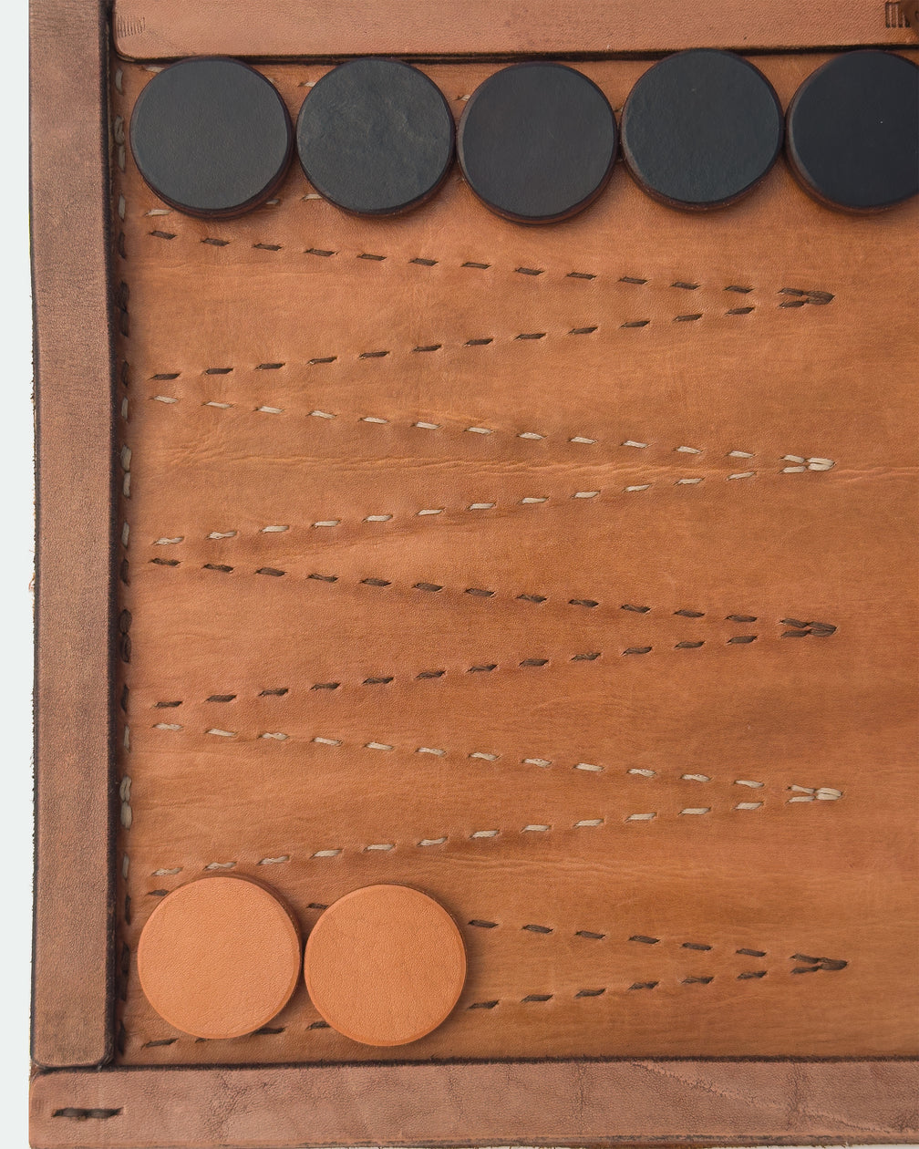 The Drifter 22, a leather backgammon board. Natural leather with beige and Havana cigar points. View 6.
