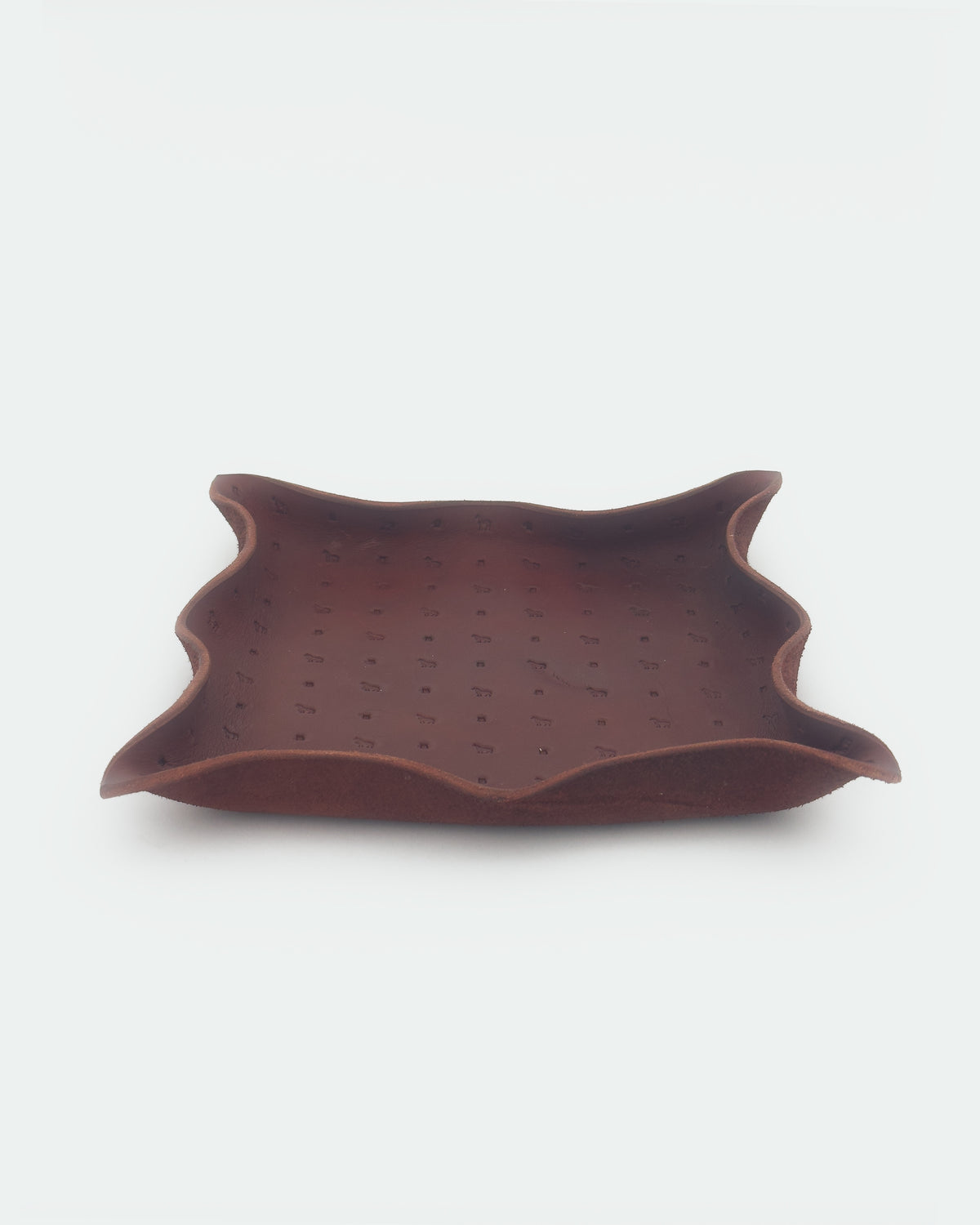 The Tray 9 — Medium Brown, three-quarter view